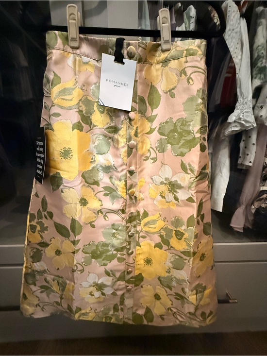 Pomander Place Dresses & Skirts - Pomander Place Tuckernuck Floral Jacquard Button Front Skirt NWT